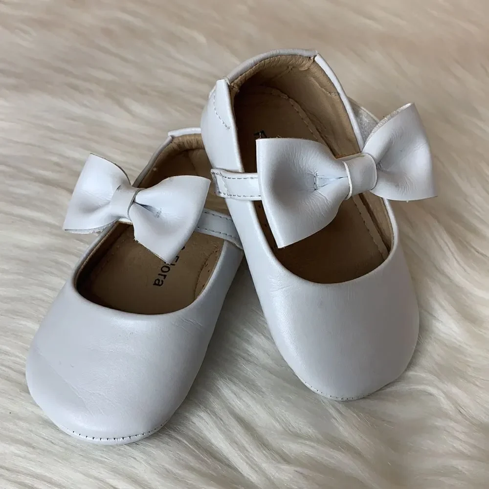 Felix & Flora White Bow Mary Jane Soft Sole Dress Shoes 120